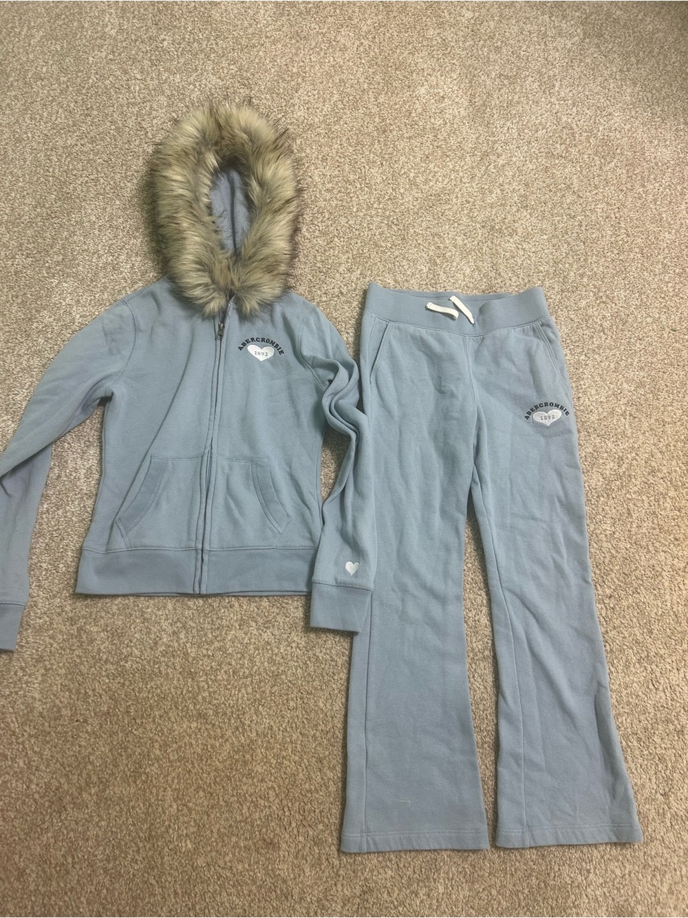 Abercrombie kids zip up fur hood jacket and bootleg sweats pants set 11/12
